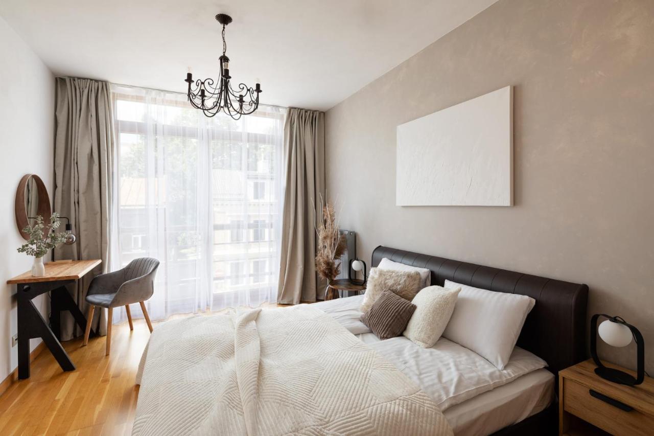 Huoneisto Ziedondarza Park One Bedroom With Balcony *