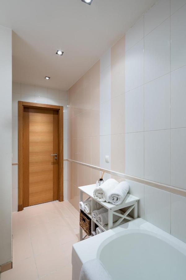 Ziedondarza Park One Bedroom With Balcony
