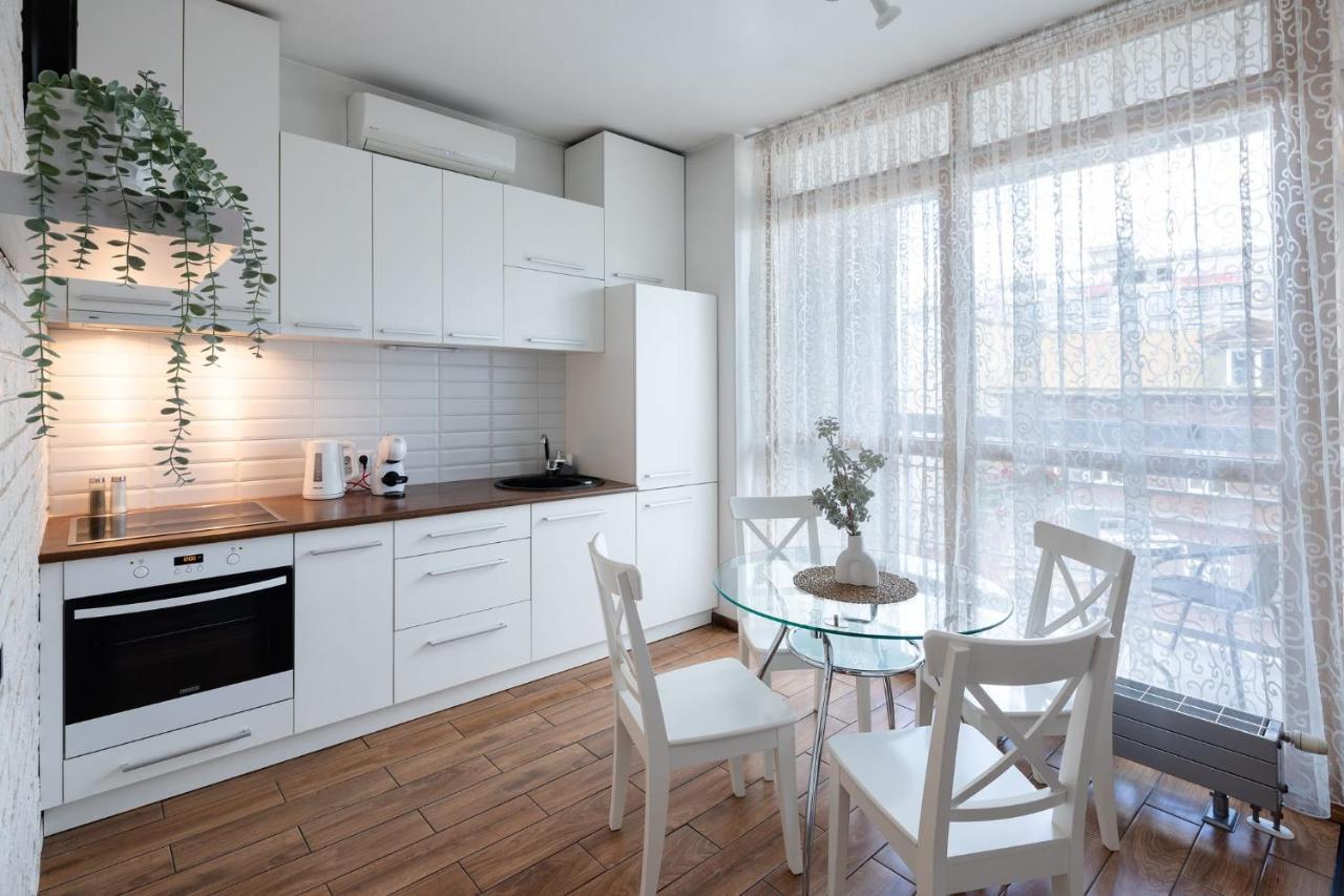 Huoneisto Ziedondarza Park One Bedroom With Balcony *