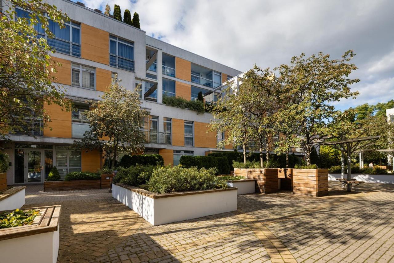 Ziedondarza Park One Bedroom With Balcony Huoneisto