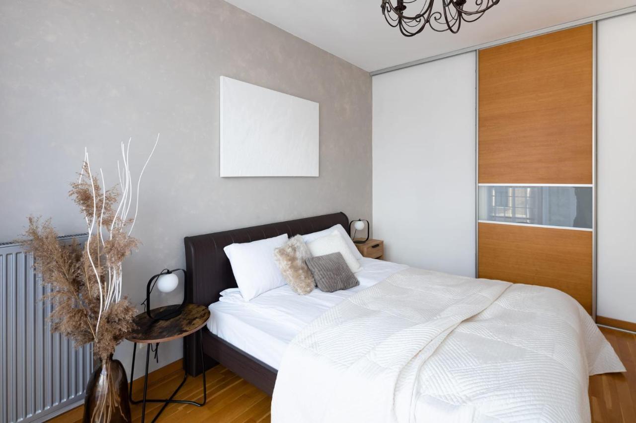 Ziedondarza Park One Bedroom With Balcony *