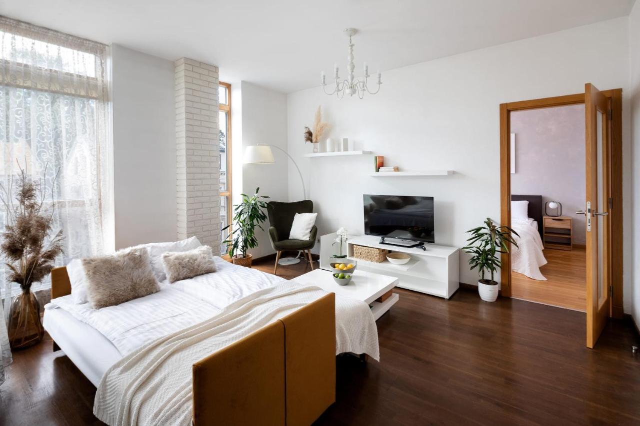 Huoneisto Ziedondarza Park One Bedroom With Balcony *