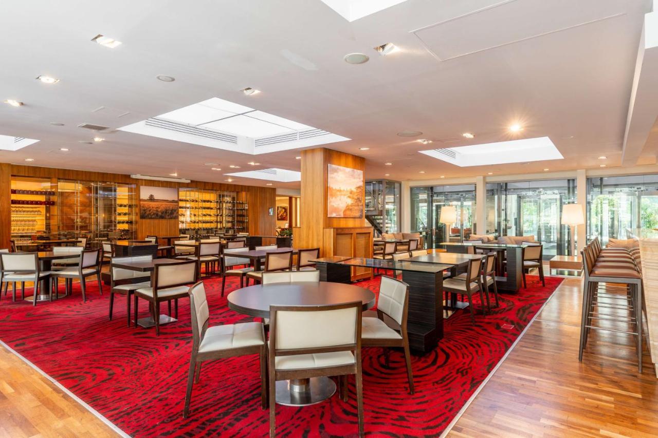 Radisson Blu Elizabete Hotel, Khách sạn 4*