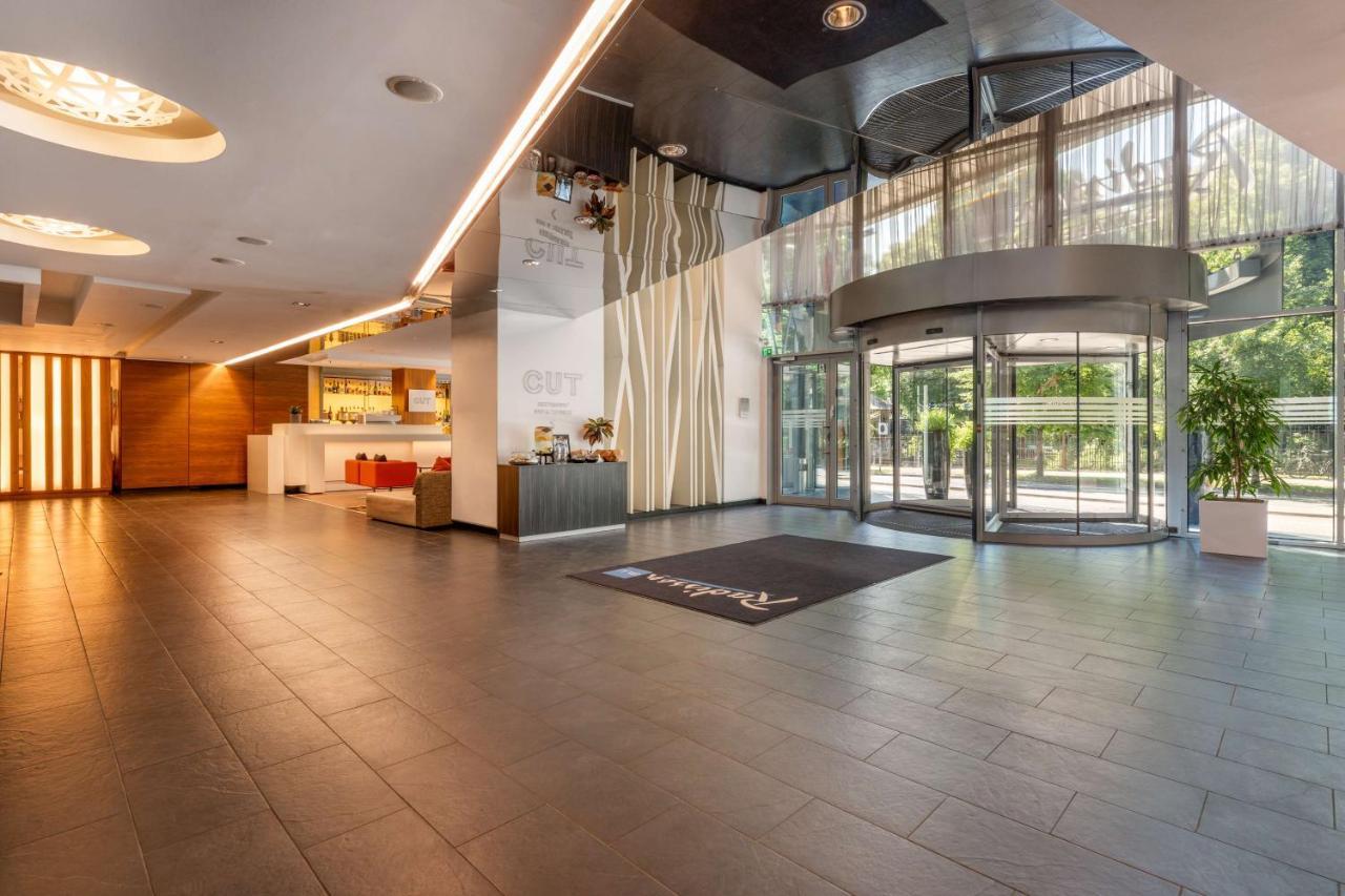 Radisson Blu Elizabete Hotel, Khách sạn 4*