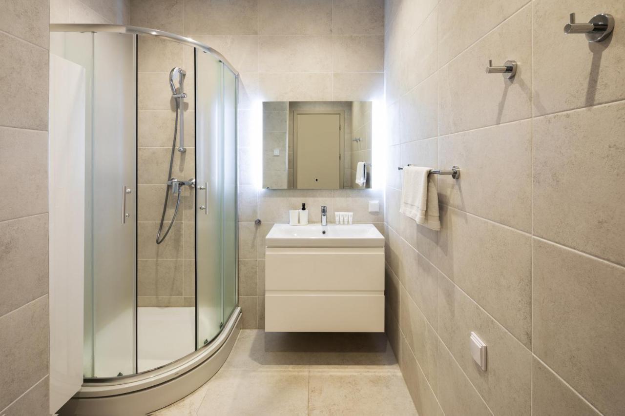 Riverside Design With Underground Private Parking Apartment