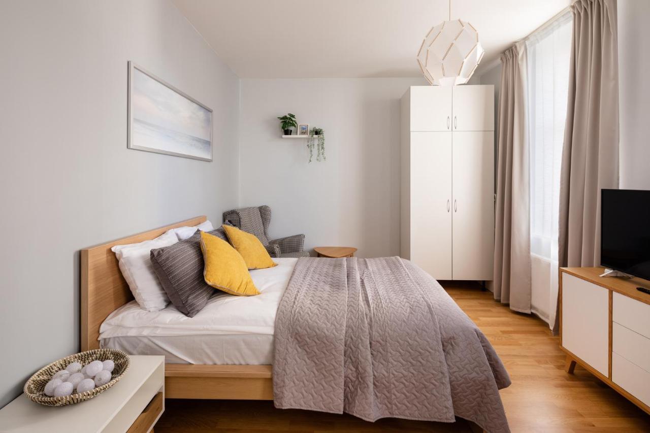 Residential Barona In Centre Apartment