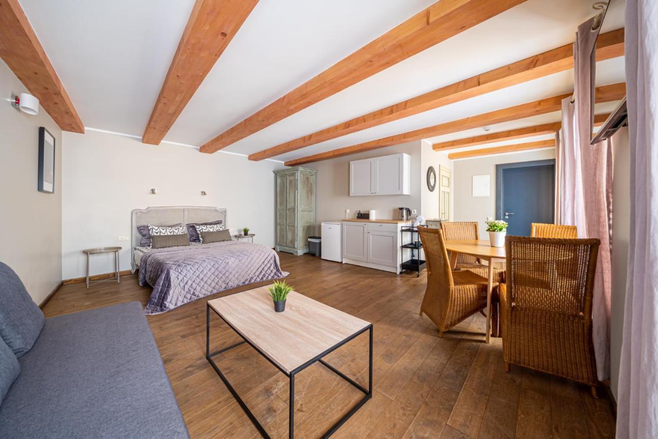 Enjoy Old Town Vibes In 1716 Laipu With 4 Stylish And 1 Penthouse *