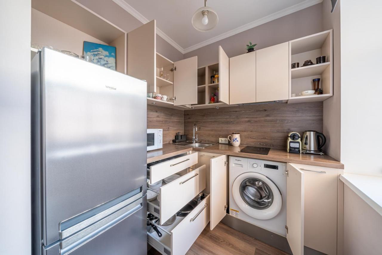 Stylish Latvian Classic 1-bedroom Near Center, Parks & Public Transport Links *