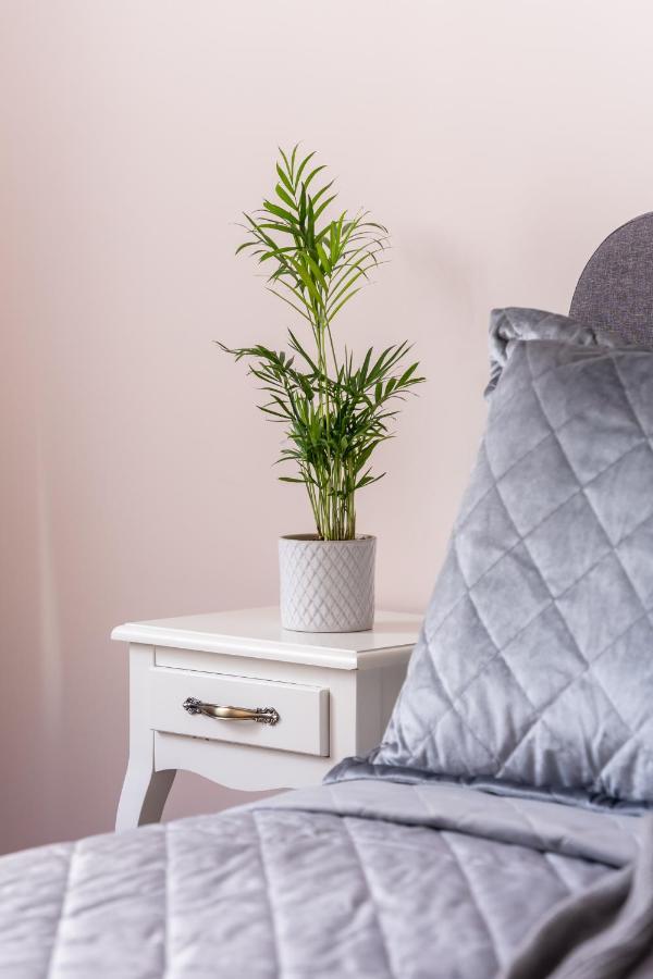 Stylish Latvian Classic 1-bedroom Near Center, Parks & Public Transport Links * Riga