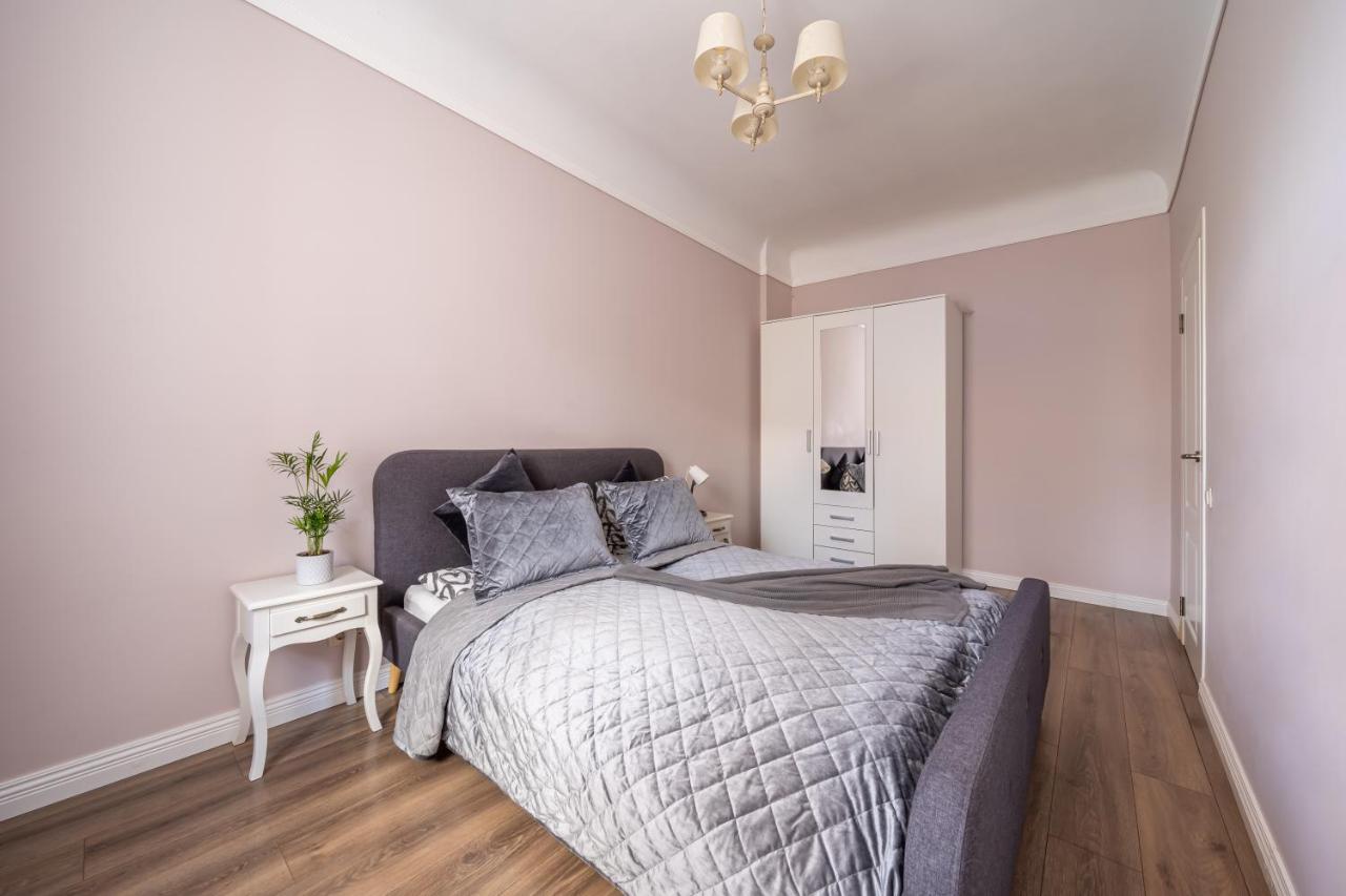 Stylish Latvian Classic 1-bedroom Near Center, Parks & Public Transport Links Apartment