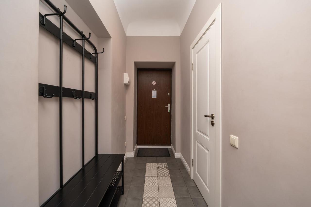 Apartment Stylish Latvian Classic 1-bedroom Near Center, Parks & Public Transport Links