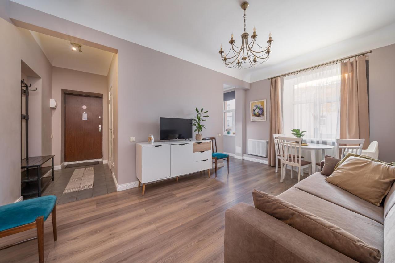 Stylish Latvian Classic 1-bedroom Near Center, Parks & Public Transport Links Apartment