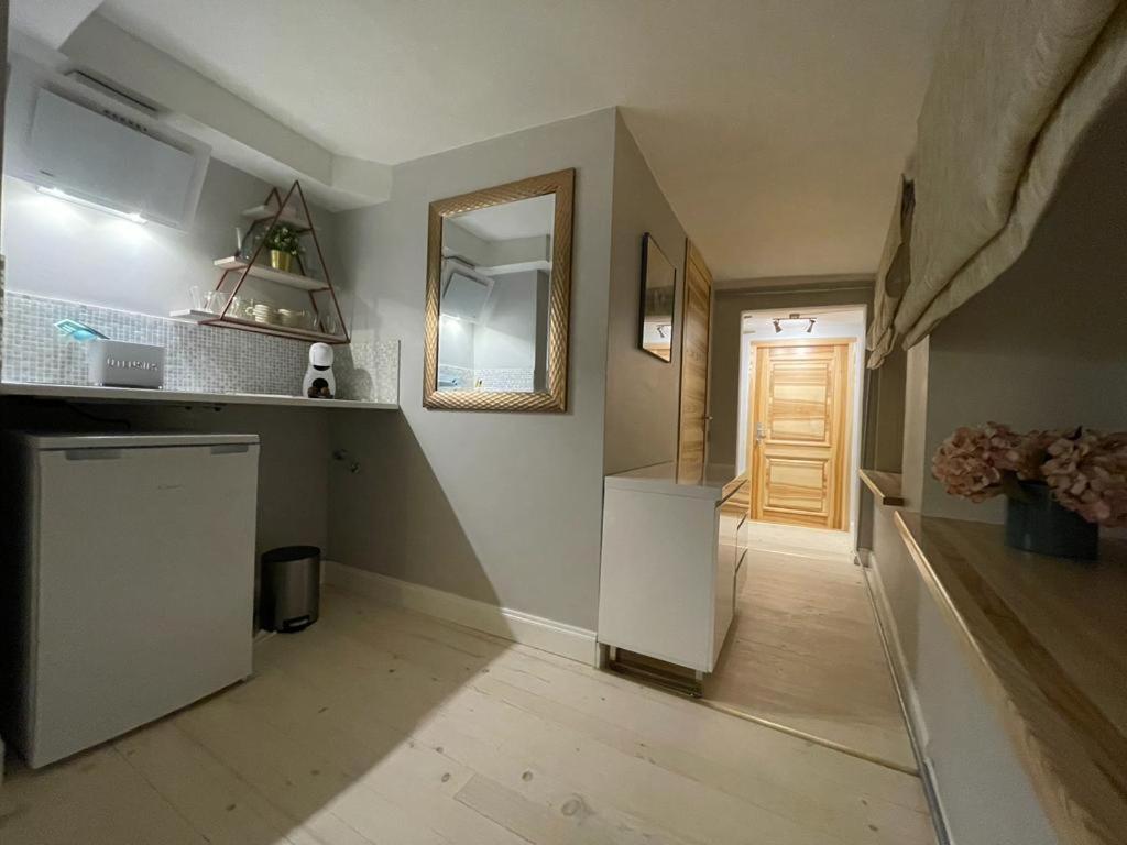 Budget Apartment In Old City