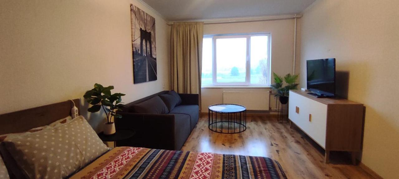 Apartment Happy Family *