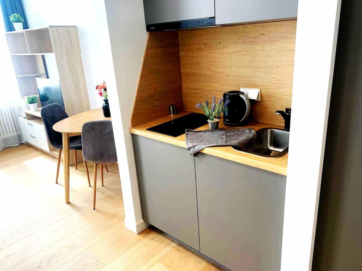Center - Quiet - 5 Min To Old Town & Nflx Apartment