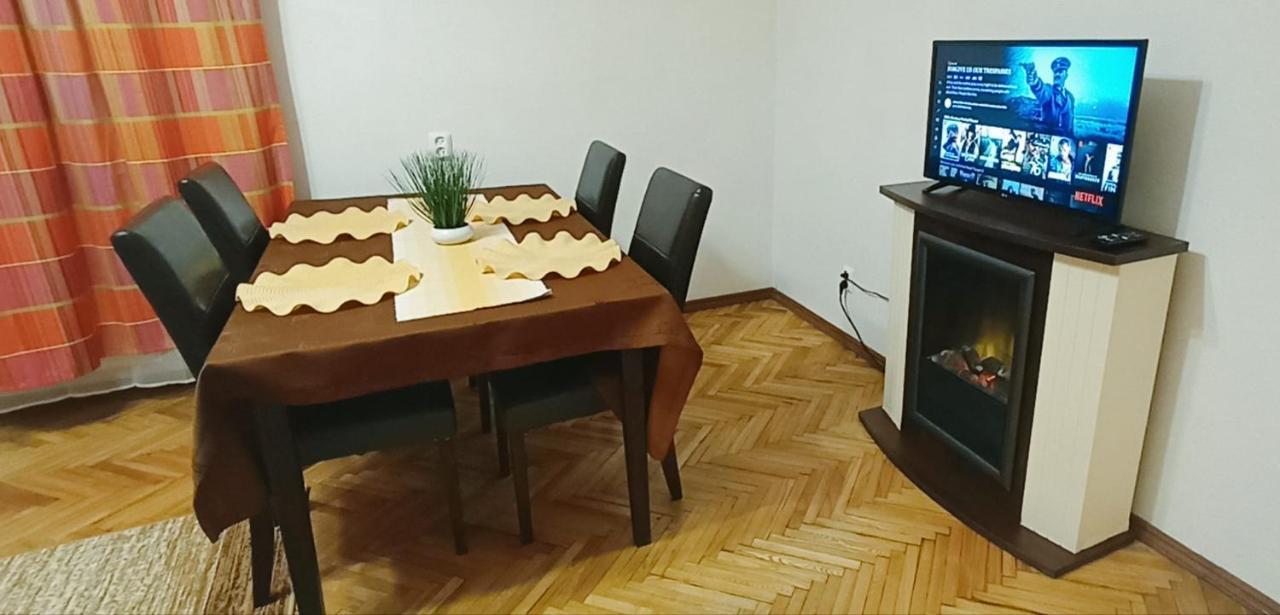 Ideally Located Center 2 Bedrooms Spacious Korter Riga
