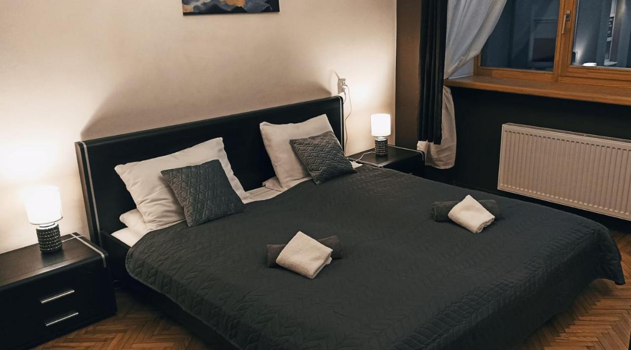 Ideally Located Center 2 Bedrooms Spacious Korter *