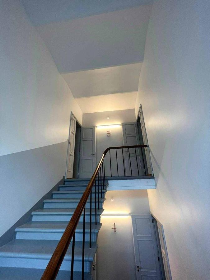 Center - Quiet - 5 Min To Old Town & Nflx Apartment