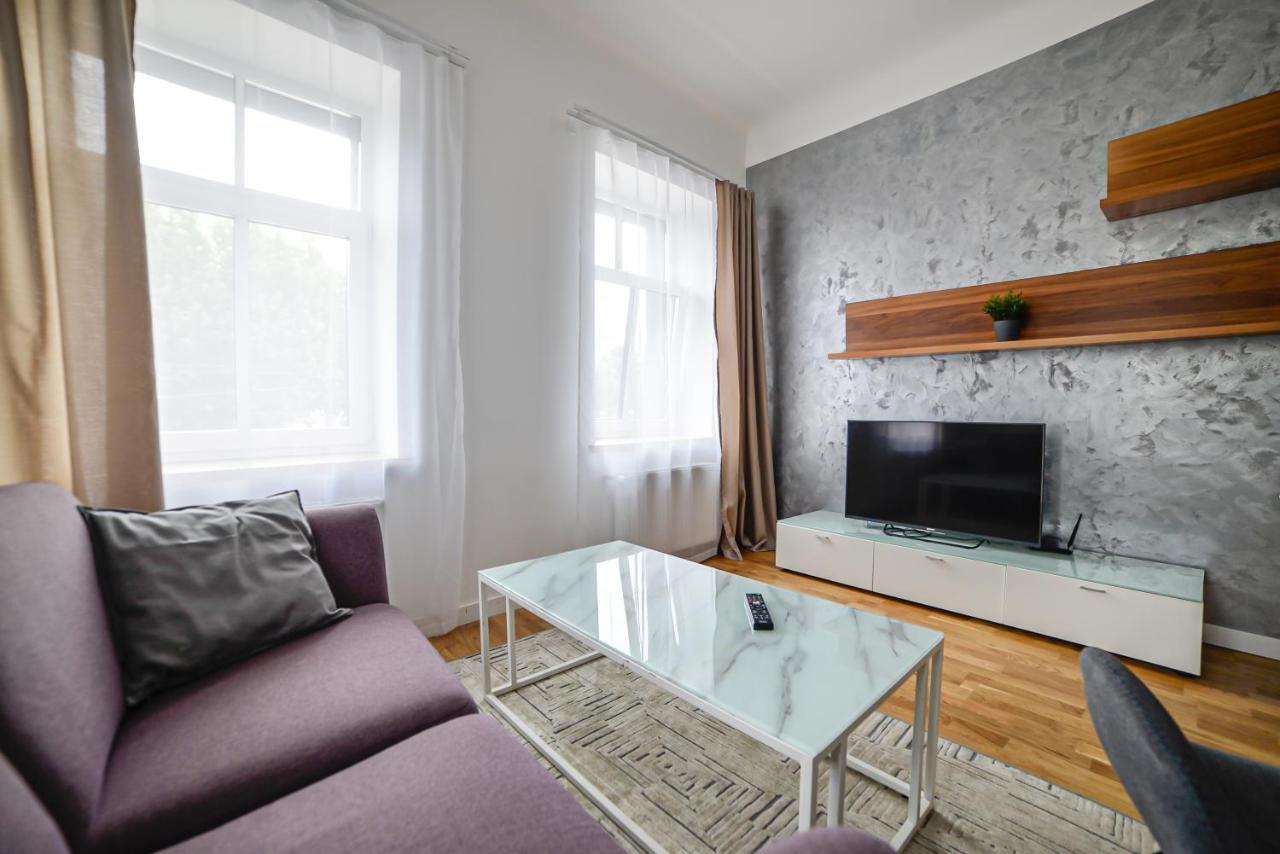S22 Apartment *