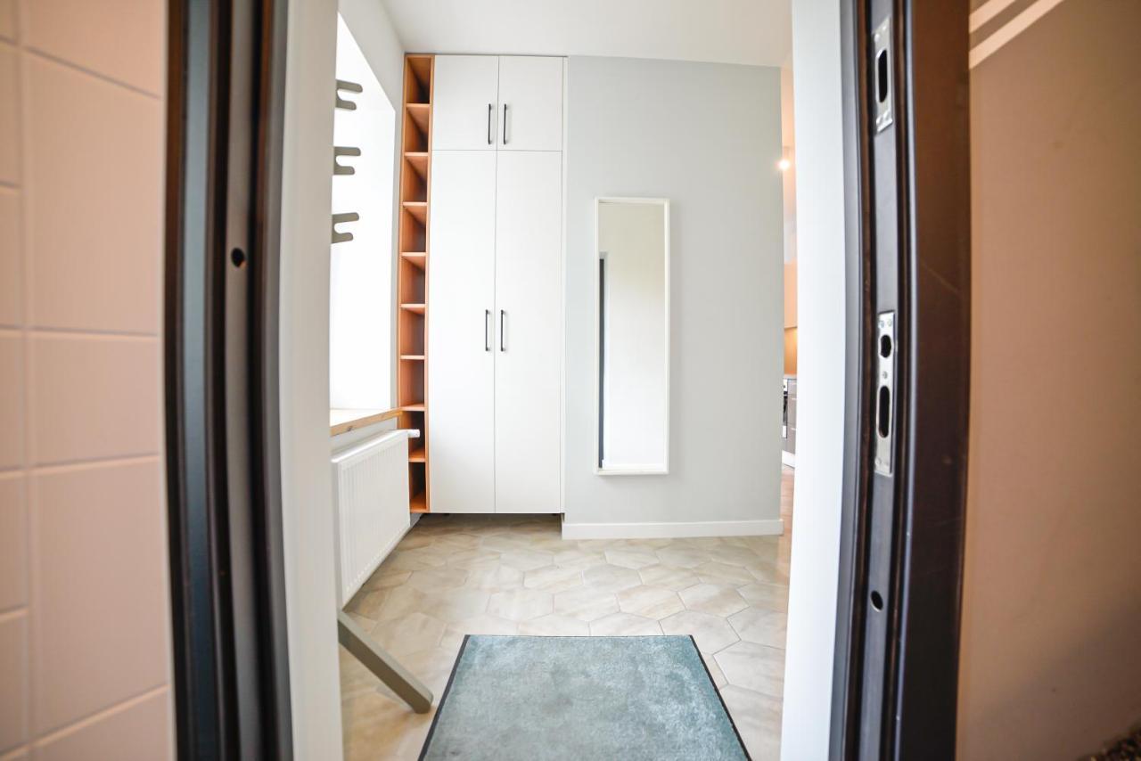Apartment S22 *