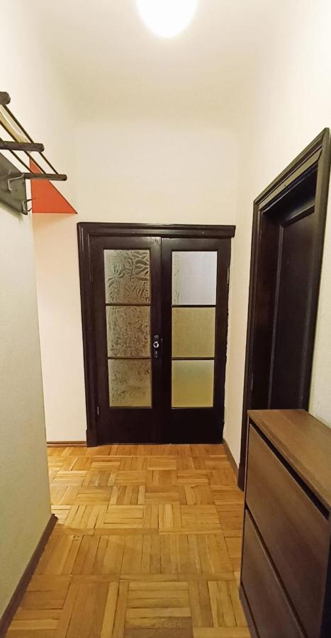 Ideally Located Center 2 Bedrooms Spacious
