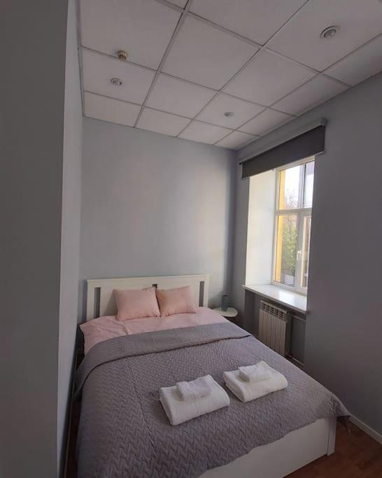 Spacious, 3-bedroom In Apartment *