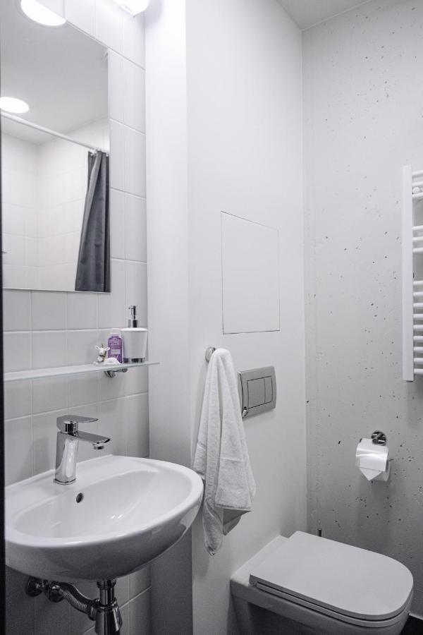 Apartment Vibrant Studios, - Sk