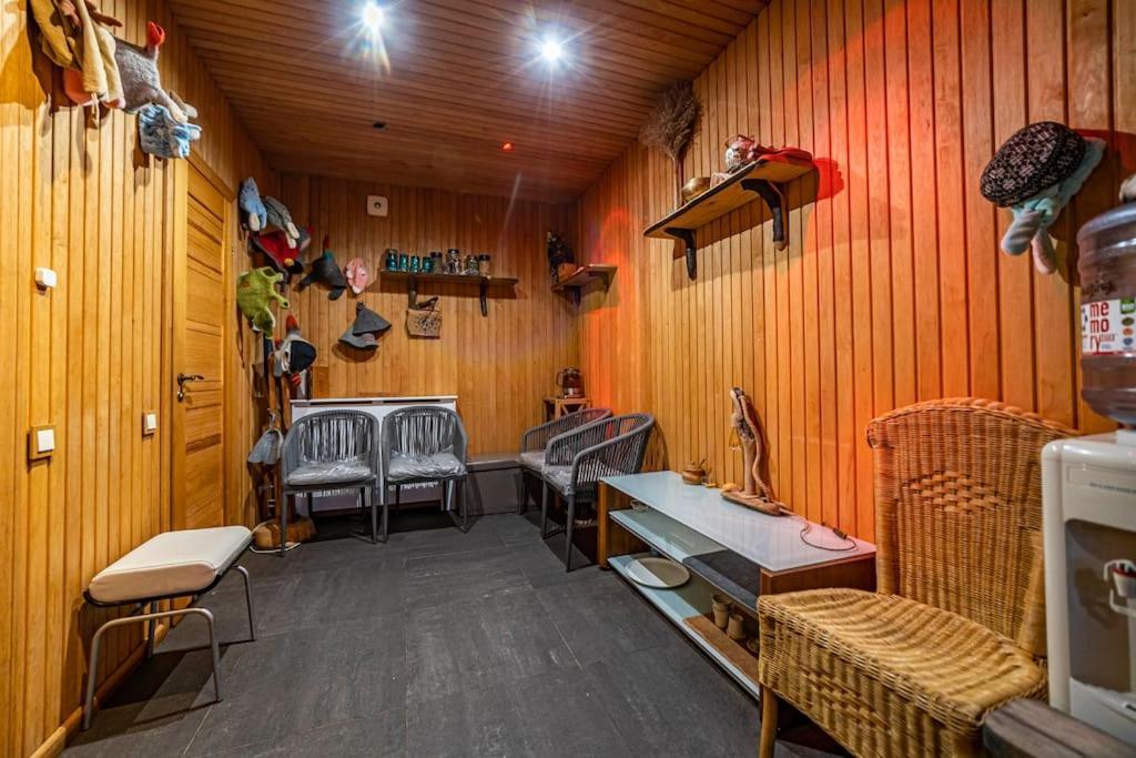 Amber Villa