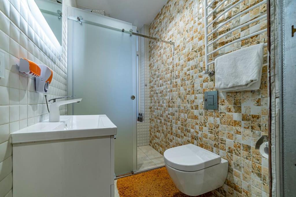 Amber Villa