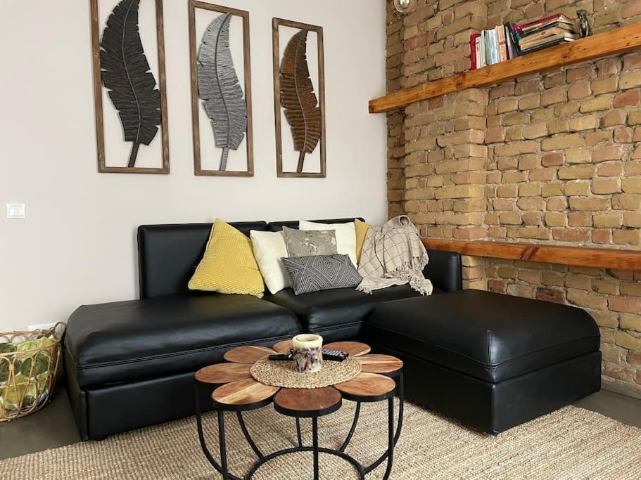 Căn hộ Elegant 1br/ba In Center W Free Parking *
