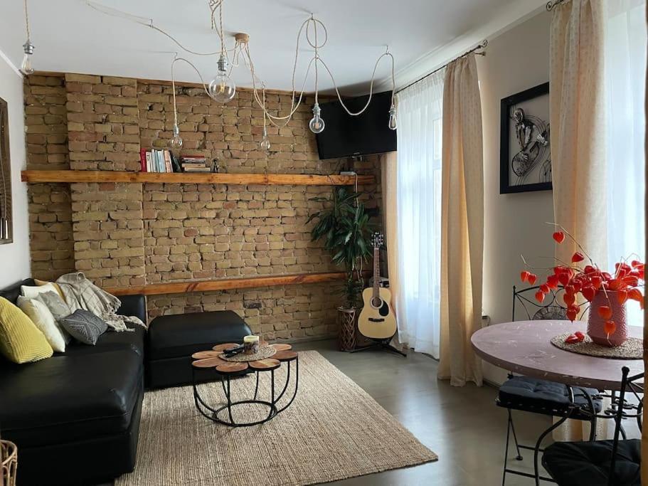 Căn hộ Elegant 1br/ba In Center W Free Parking
