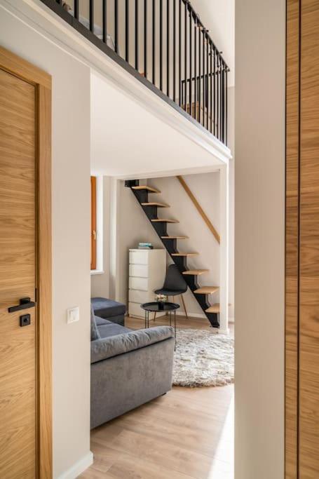 New Loft With Rooftop Terrace In The Old Town Huoneisto