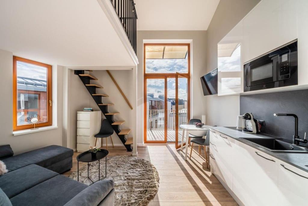 Huoneisto New Loft With Rooftop Terrace In The Old Town
