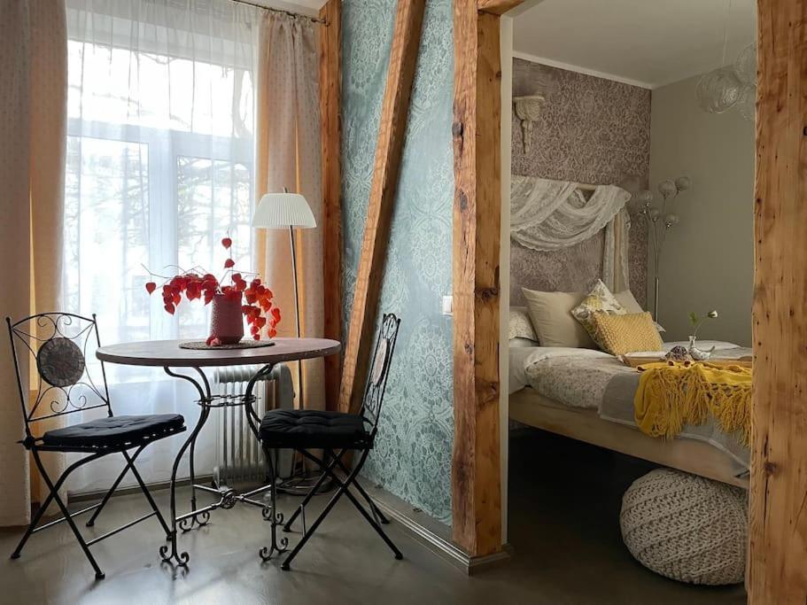 Elegant 1br/ba In Center W Free Parking