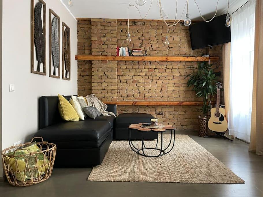Căn hộ Elegant 1br/ba In Center W Free Parking