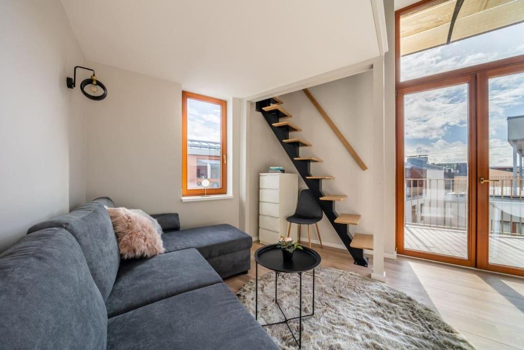 Huoneisto New Loft With Rooftop Terrace In The Old Town *