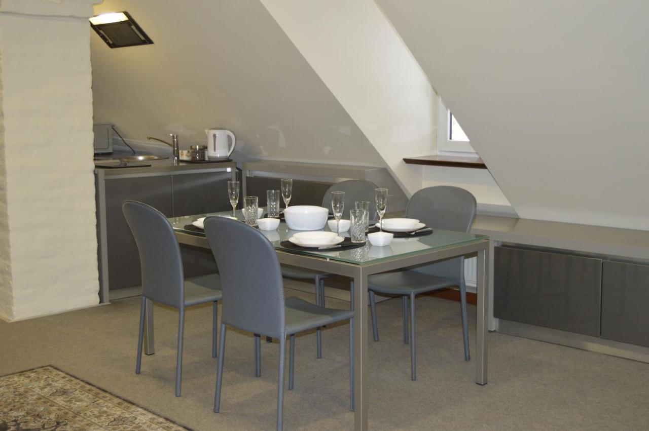 Old Town Charm One Bedroom Spacious Loft Nearby The Livu Square *