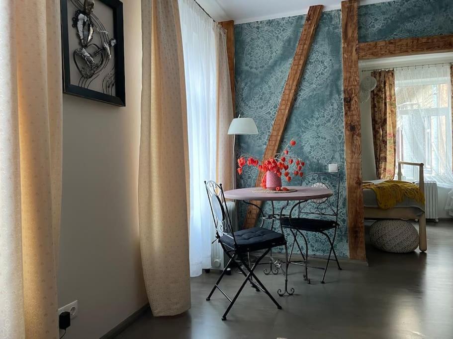 Korter Elegant 1br/ba In Center W Free Parking *