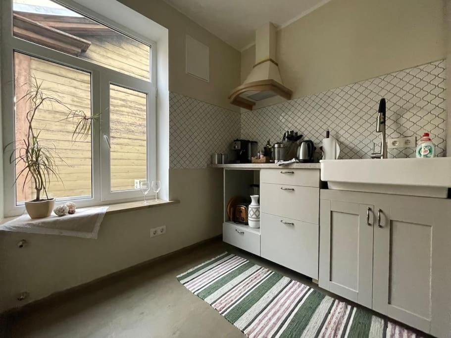 Elegant 1br/ba In Center W Free Parking *