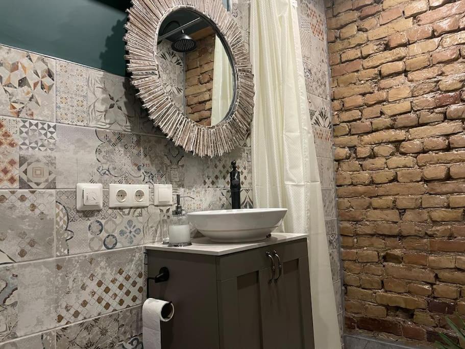 Elegant 1br/ba In Center W Free Parking Căn hộ *