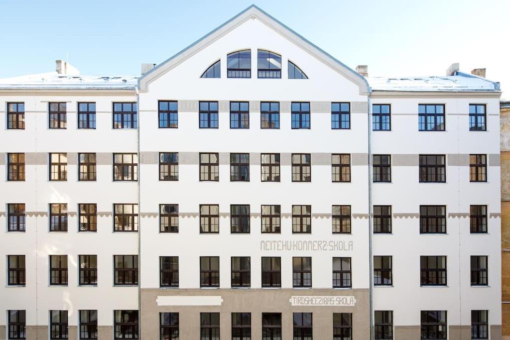 Designer Loft In The City Center *