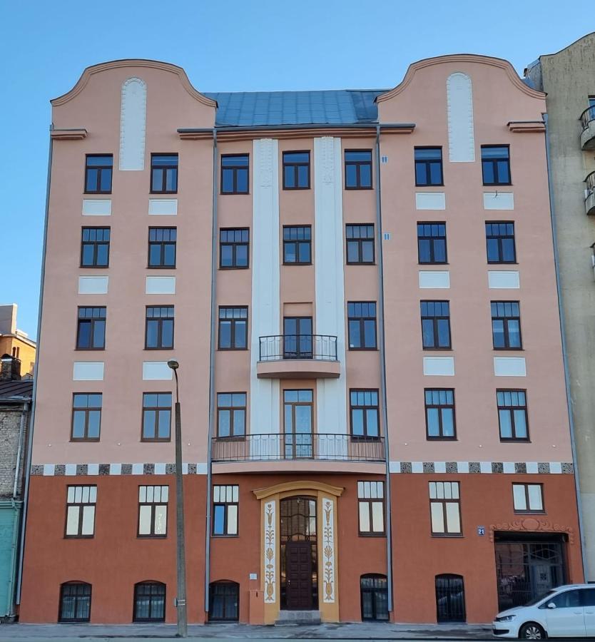 Riverside Promenade M Apartment Riga