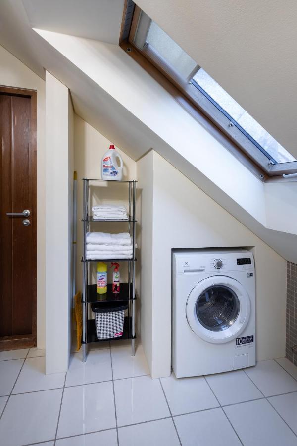 Apartamento Old Town Charm One Bedroom Spacious Loft Nearby The Livu Square