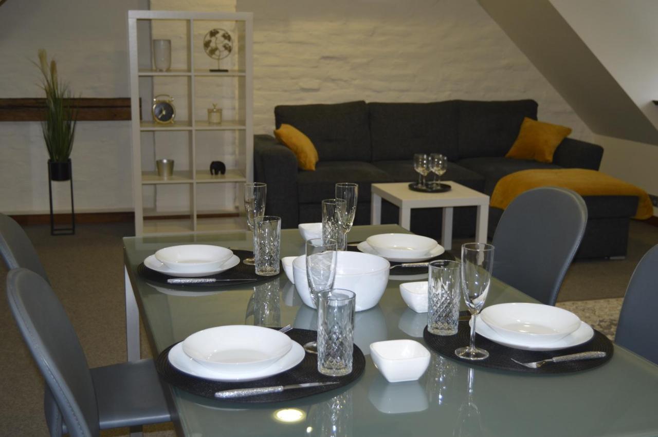 Old Town Charm One Bedroom Spacious Loft Nearby The Livu Square Apartment