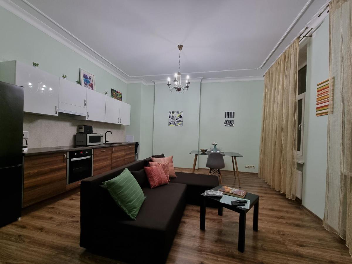 Art Deco One-bedroom In Library House With Free 5g Wifi Apartamento *