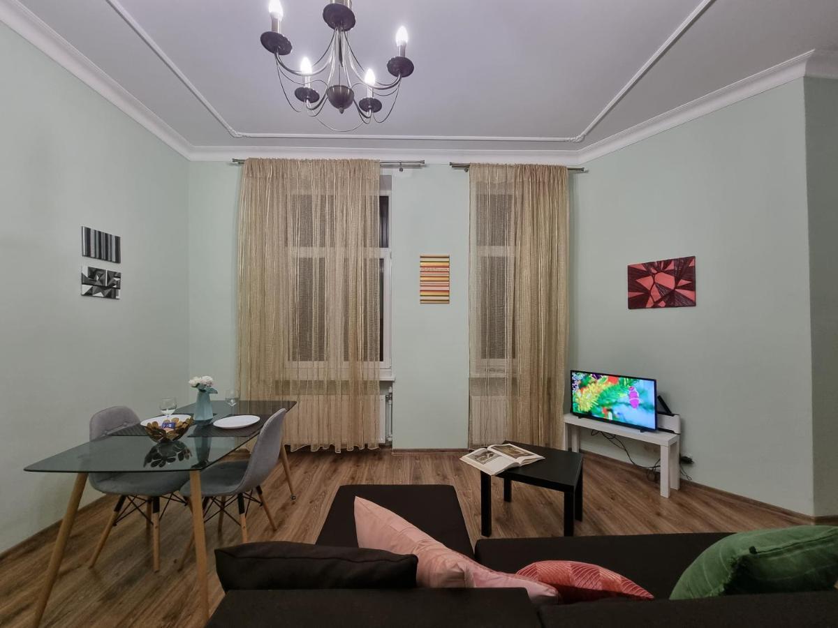 Art Deco One-bedroom In Library House With Free 5g Wifi Apartamento Riga