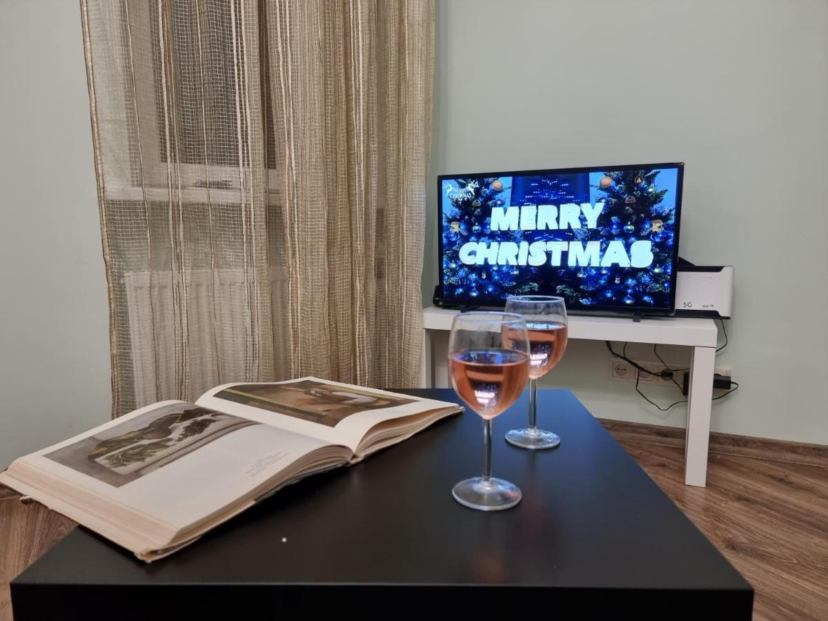 Art Deco One-bedroom In Library House With Free 5g Wifi Apartamento *