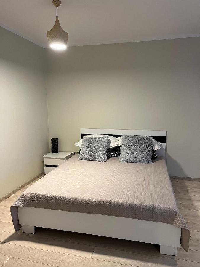 Beautiful Great Location Free Parking *