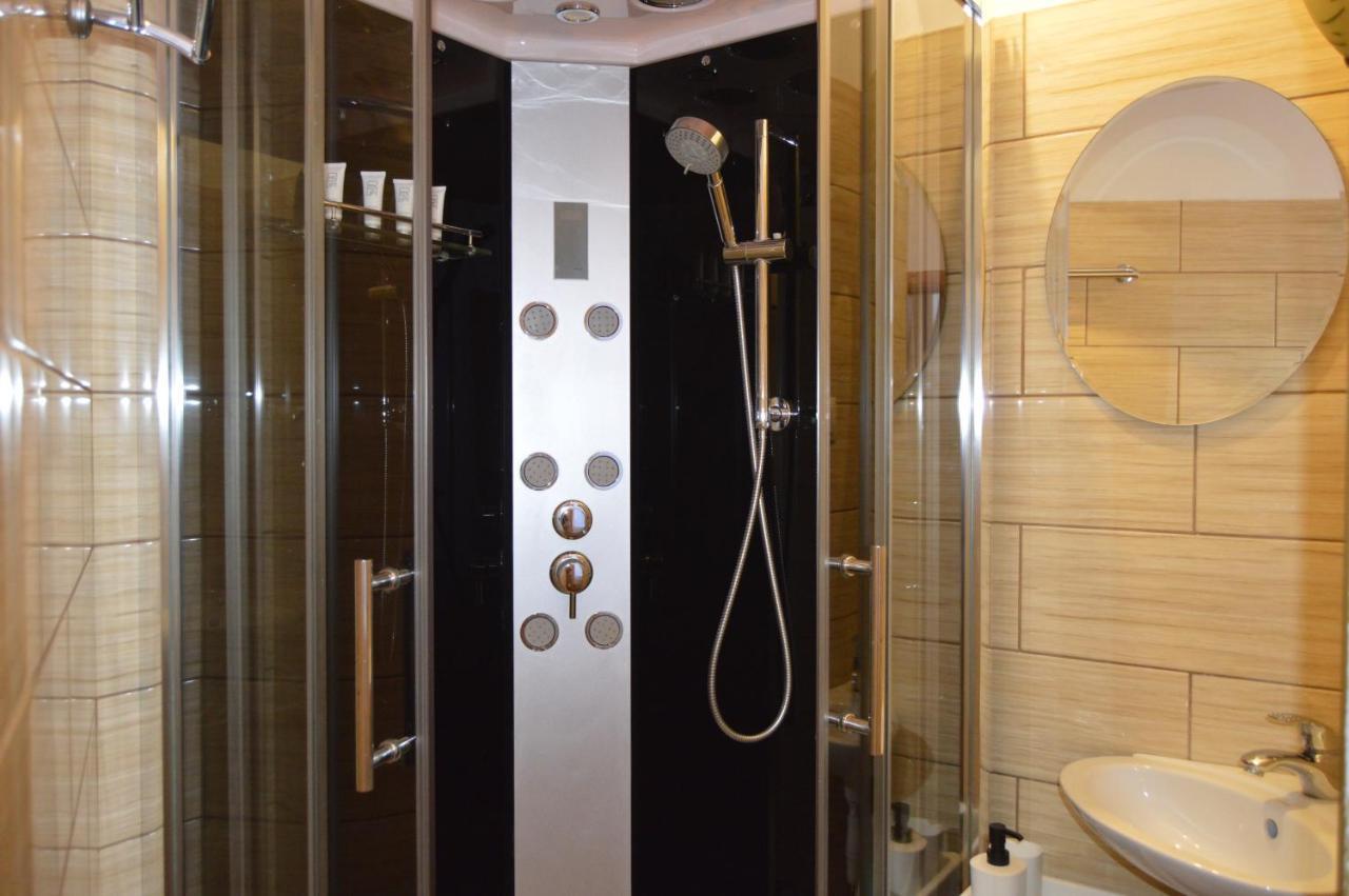 Romantic Apt-great Location- Center-free Parking-self Check-in- Old Town 20 Min Apartment Riga