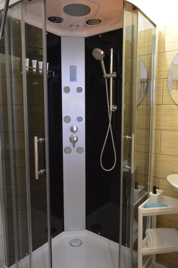 Romantic Apt-great Location- Center-free Parking-self Check-in- Old Town 20 Min Riga